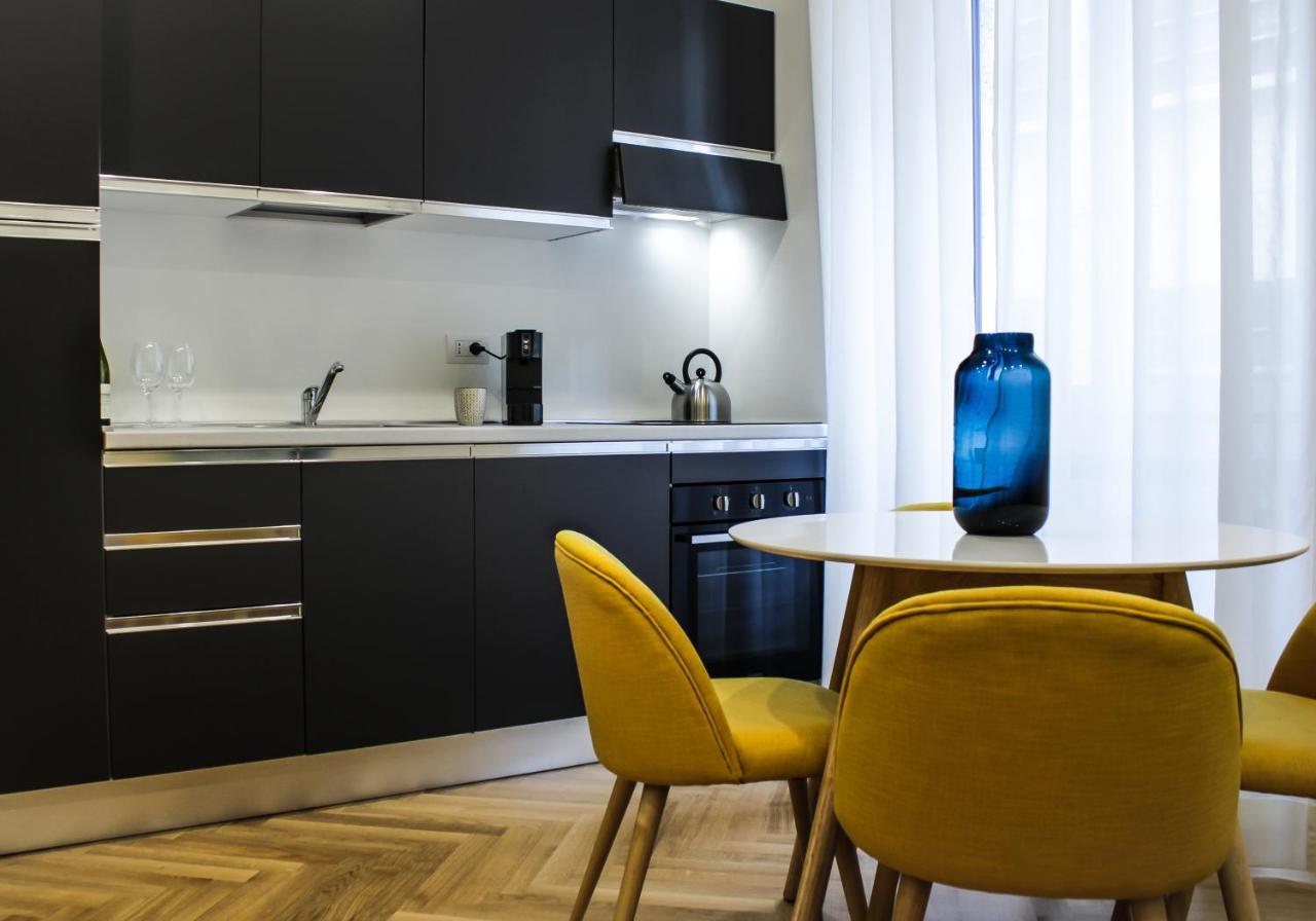 Serendipity Apartments - Duomo Milan Luaran gambar